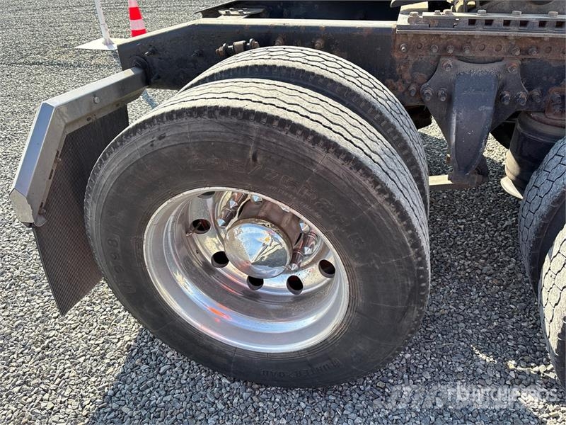 Western Star 5700XE 6x4 T/A Sleeper Truck Tractor Vilcēji