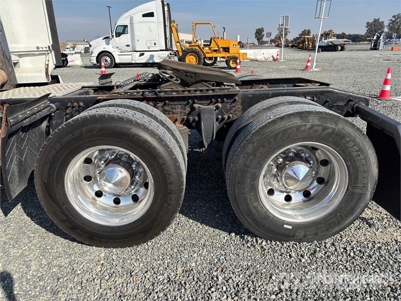 Western Star 5700XE 6x4 T/A Sleeper Truck Tractor Vilcēji