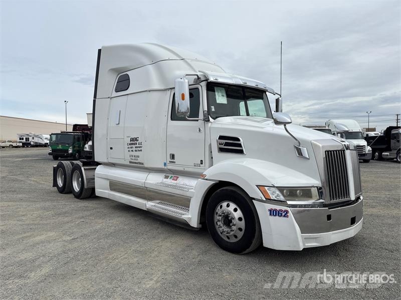 Western Star 5700XE 6x4 T/A Sleeper Truck Tractor Camiones tractor