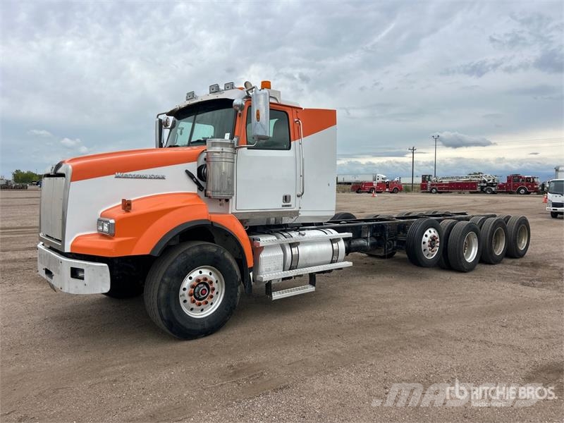 Western Star W4900 10x6 Cab and Chassis Ohjaamot ja sisustat