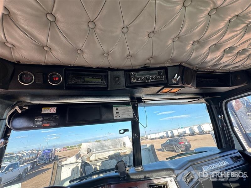 Western Star W4900 10x4 Cab and Chassis Kabine i unutrašnjost