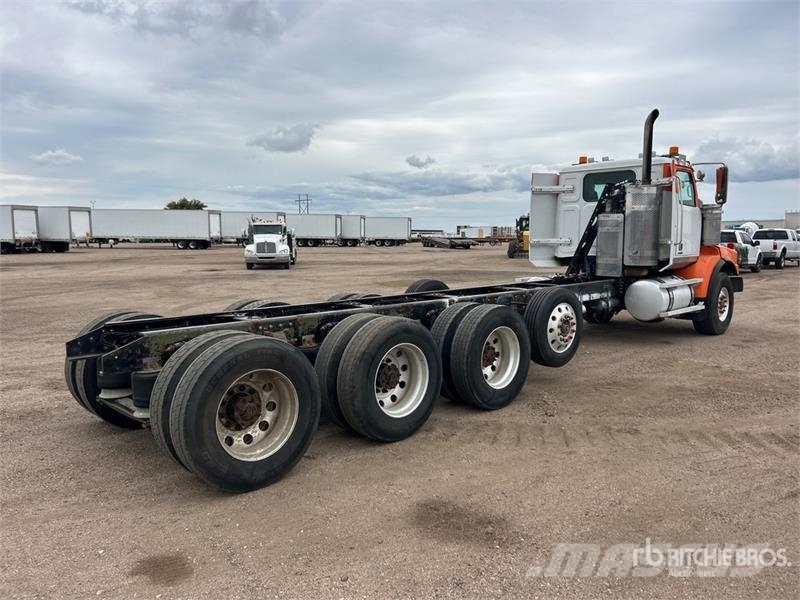 Western Star W4900 10x6 Cab and Chassis Ohjaamot ja sisustat