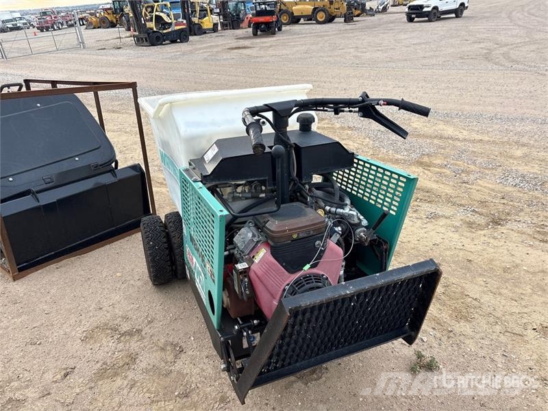 Whiteman Stand-On Concrete Buggy (Inoperable) 混凝土配件