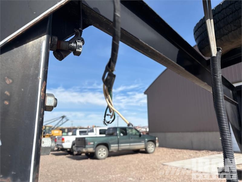 Wilray 24 24 ft T/A Gooseneck Equipment Trailer Prikolice za prevoz vozil