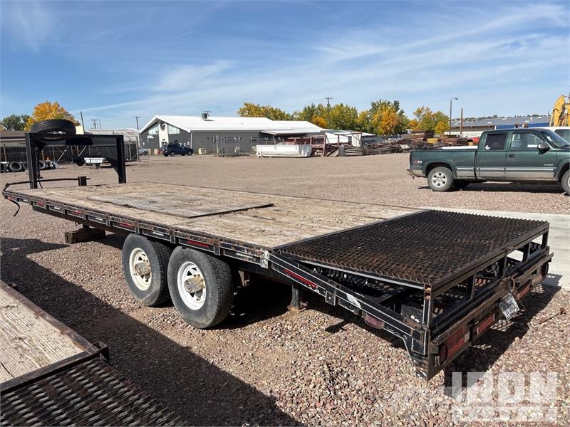 Wilray 24 24 ft T/A Gooseneck Equipment Trailer Prikolice za prevoz vozil