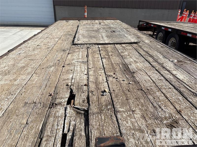 Wilray 24 24 ft T/A Gooseneck Equipment Trailer Prikolice za prevoz vozil