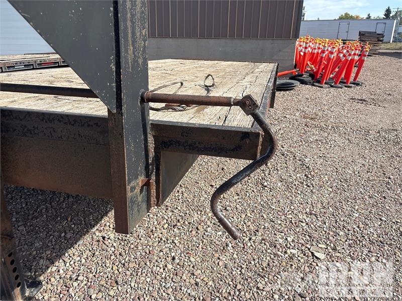 Wilray 24 24 ft T/A Gooseneck Equipment Trailer Prikolice za prevoz vozil