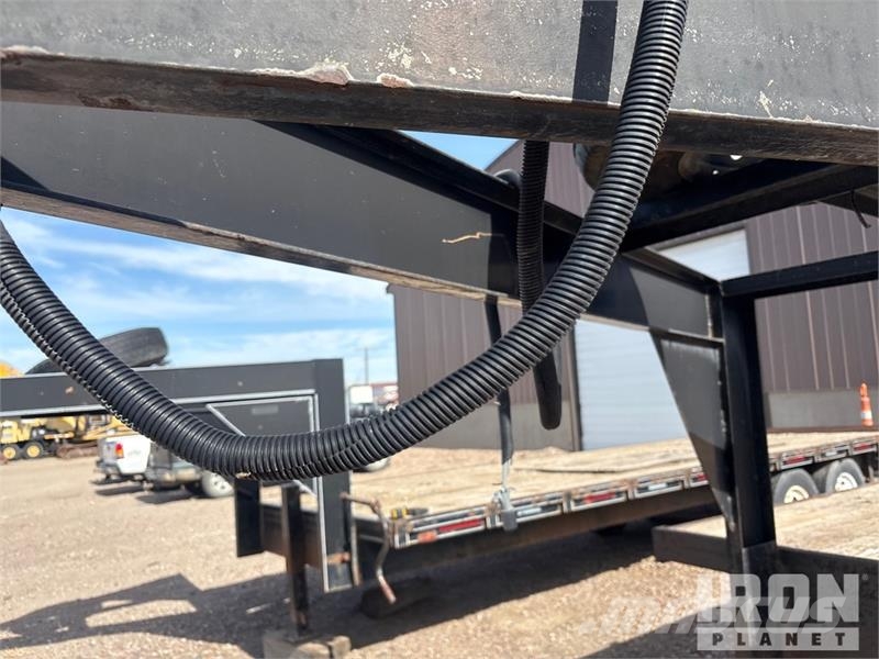 Wilray 24 24 ft T/A Gooseneck Equipment Trailer Prikolice za prevoz vozil