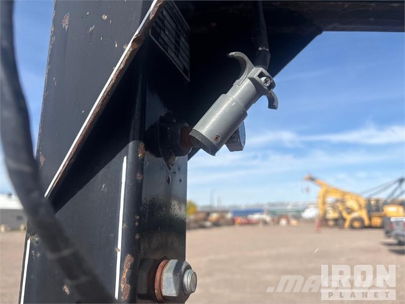 Wilray 24 24 ft T/A Gooseneck Equipment Trailer Prikolice za prevoz vozil