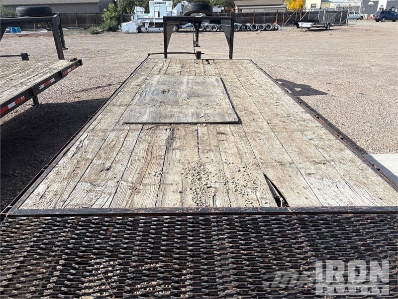 Wilray 24 24 ft T/A Gooseneck Equipment Trailer Prikolice za prevoz vozil