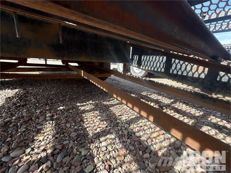 Wilray 24 24 ft T/A Gooseneck Equipment Trailer Prikolice za prevoz vozil