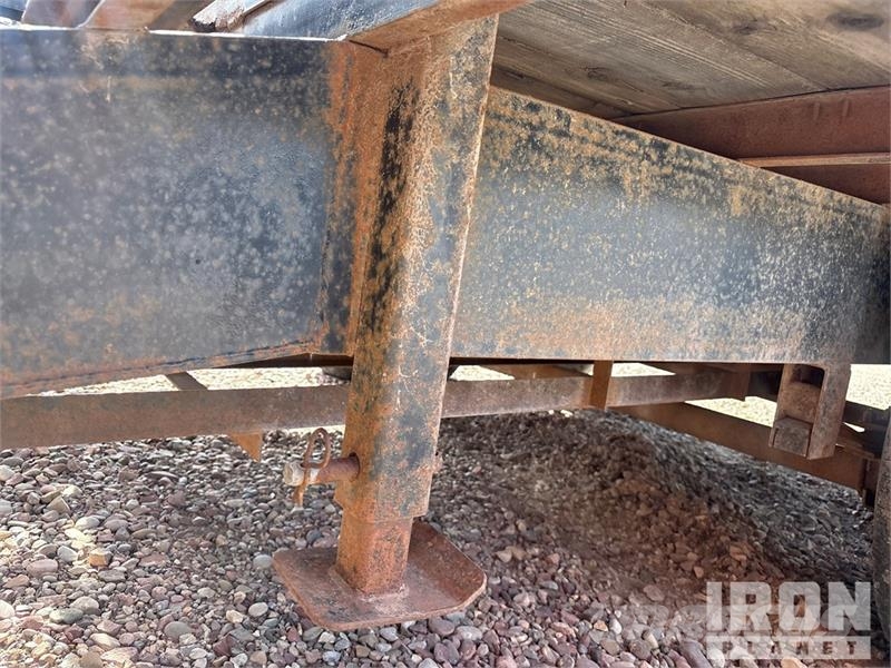 Wilray 24 24 ft T/A Gooseneck Equipment Trailer Prikolice za prevoz vozil