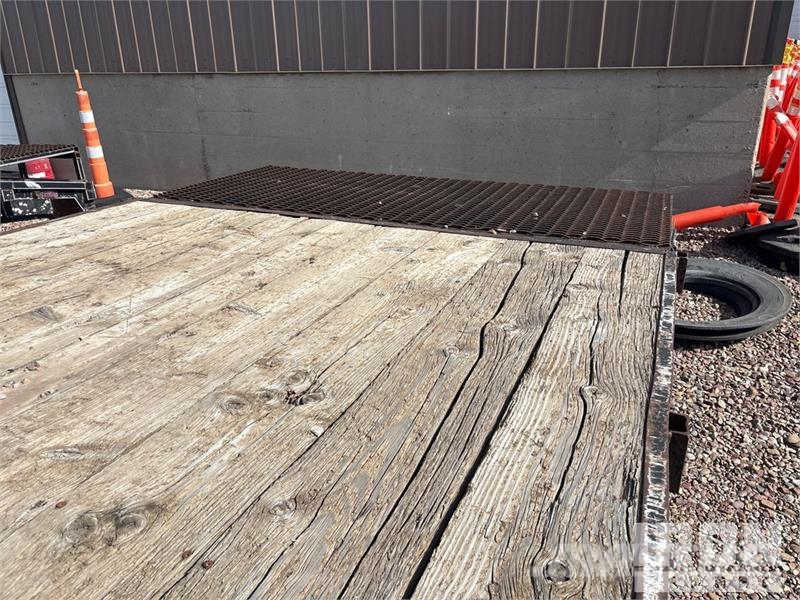 Wilray 24 24 ft T/A Gooseneck Equipment Trailer Prikolice za prevoz vozil