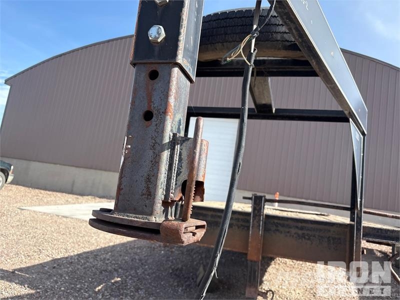 Wilray 24 24 ft T/A Gooseneck Equipment Trailer Prikolice za prevoz vozil