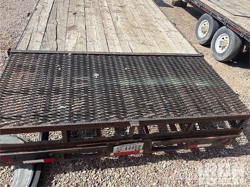 Wilray 24 24 ft T/A Gooseneck Equipment Trailer Prikolice za prevoz vozil
