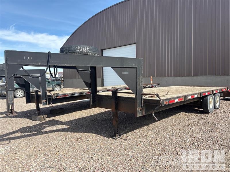 Wilray 24 24 ft T/A Gooseneck Equipment Trailer Prikolice za prevoz vozil