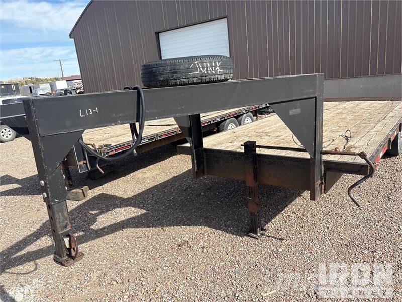 Wilray 24 24 ft T/A Gooseneck Equipment Trailer Prikolice za prevoz vozil