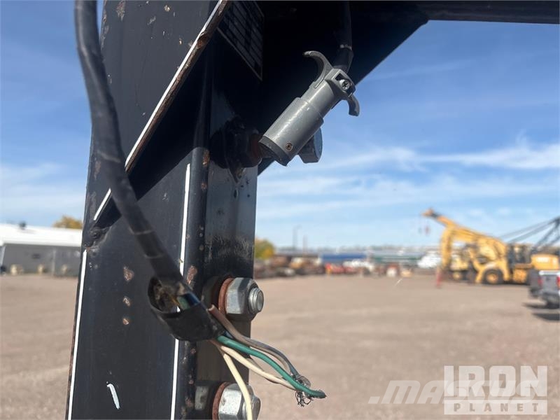 Wilray 24 24 ft T/A Gooseneck Equipment Trailer Prikolice za prevoz vozil