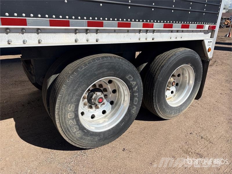 Wilson DWH-550B 43 ft T/A Grain Trailer 運糧車