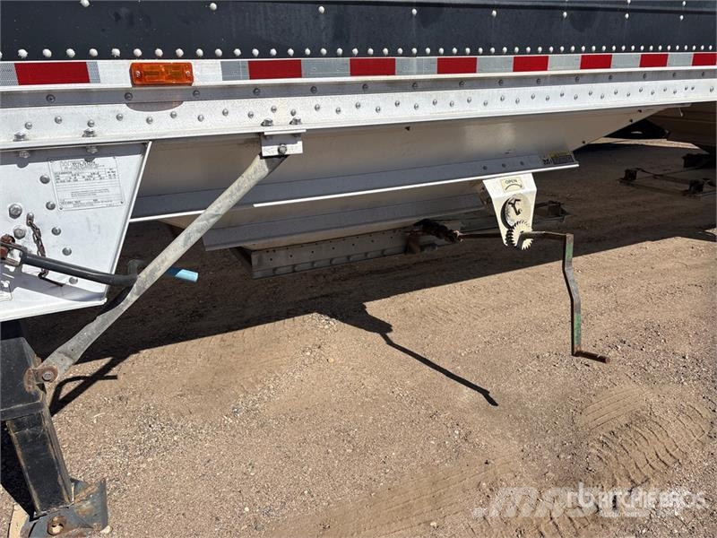 Wilson DWH-550B 43 ft T/A Grain Trailer 運糧車