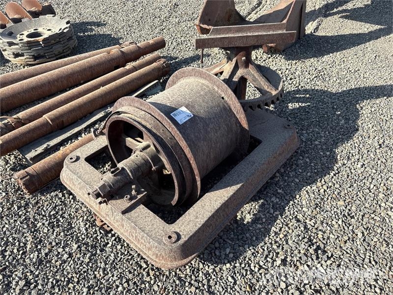  Winch Pacēlāji, vinčas un materiālu lifti