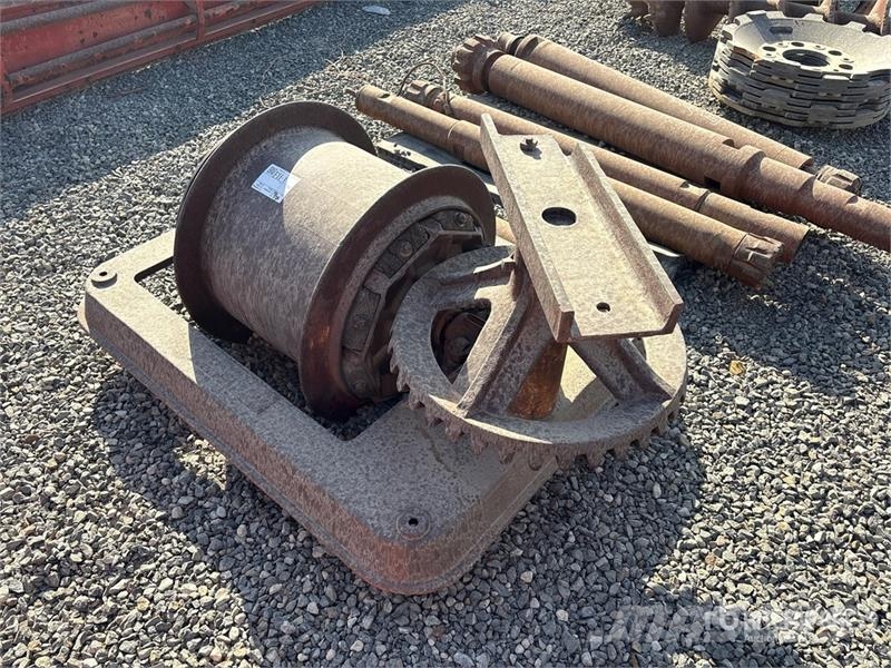  Winch Pacēlāji, vinčas un materiālu lifti