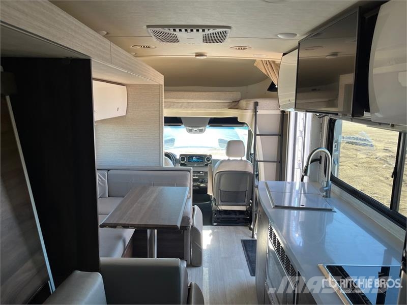  Winnebago View 24D Motor Home 露營車和有篷卡車