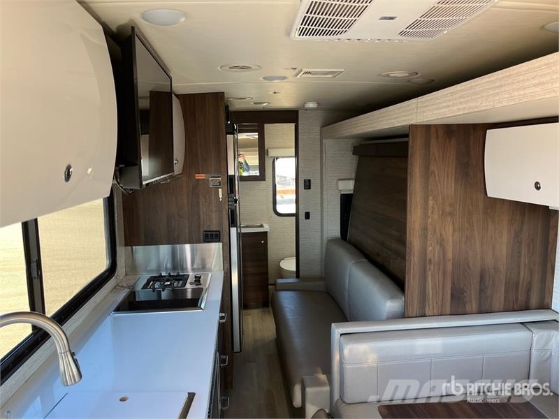  Winnebago View 24D Motor Home 露營車和有篷卡車
