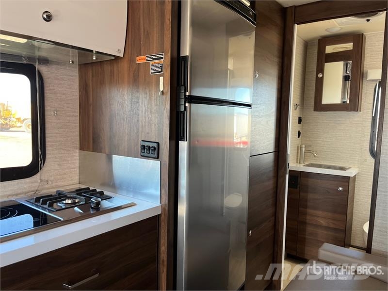  Winnebago View 24D Motor Home 露營車和有篷卡車