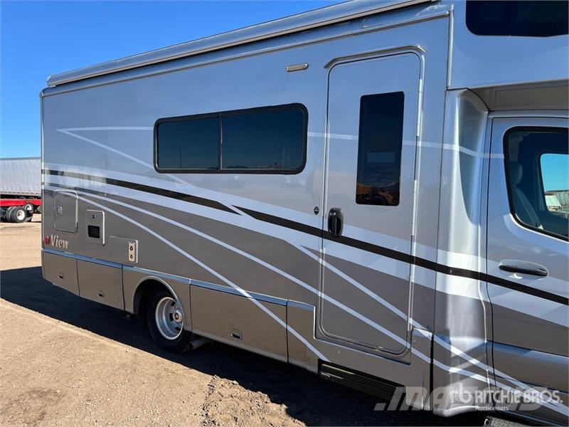  Winnebago View 24D Motor Home 露營車和有篷卡車