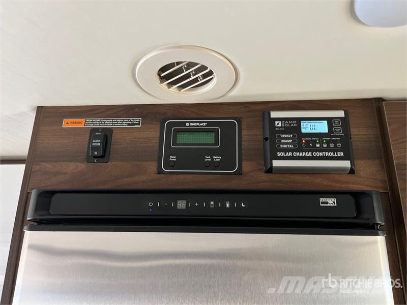  Winnebago View 24D Motor Home 露營車和有篷卡車