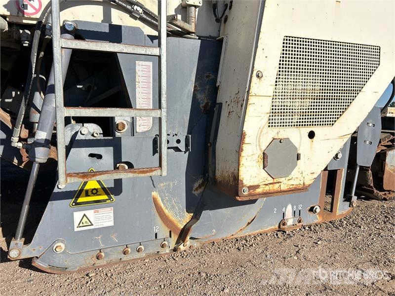 Wirtgen W2000 アスファルトコールドミリングマシーン