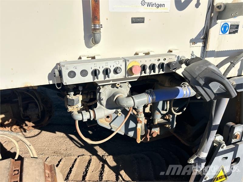 Wirtgen W2000 アスファルトコールドミリングマシーン
