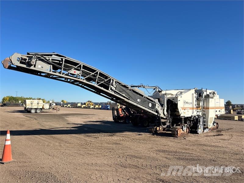 Wirtgen W2000 アスファルトコールドミリングマシーン