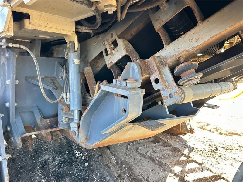 Wirtgen W2000 アスファルトコールドミリングマシーン