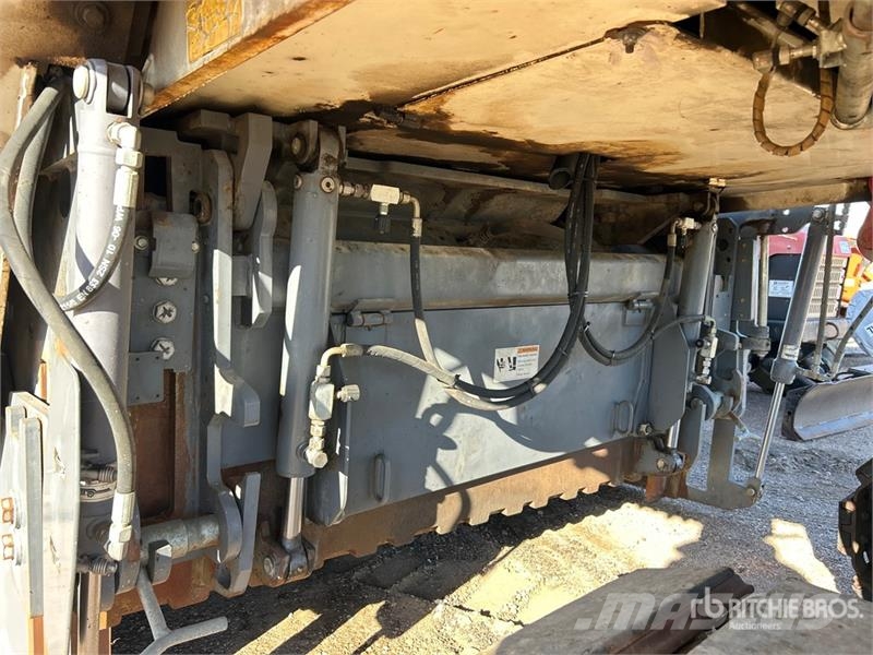 Wirtgen W2000 アスファルトコールドミリングマシーン