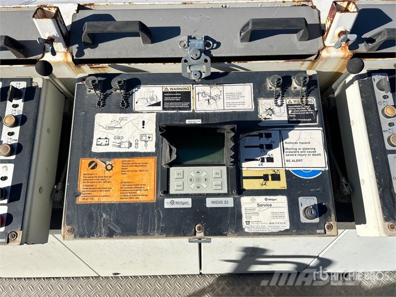 Wirtgen W2000 アスファルトコールドミリングマシーン