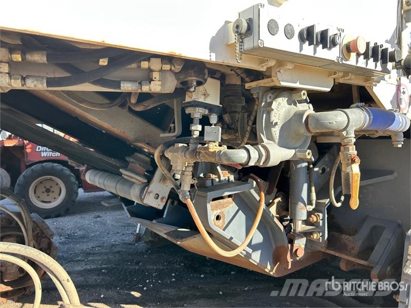 Wirtgen W2000 アスファルトコールドミリングマシーン