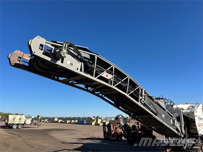 Wirtgen W2000 アスファルトコールドミリングマシーン