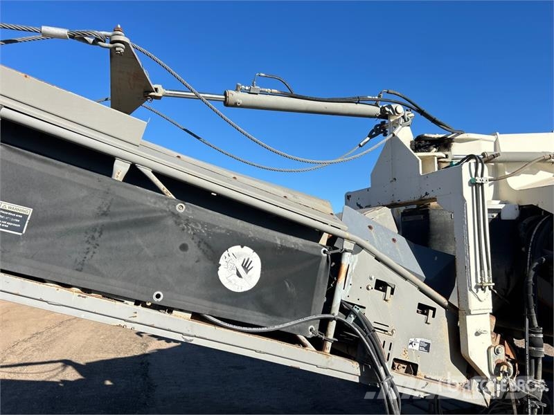 Wirtgen W2000 アスファルトコールドミリングマシーン