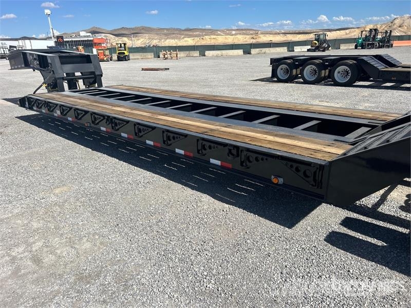 Witzco Challenger RG-52 Tri/A Removable Gooseneck Lowboy  低架裝載車