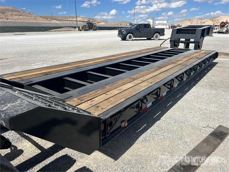 Witzco Challenger RG-52 Tri/A Removable Gooseneck Lowboy  低架裝載車