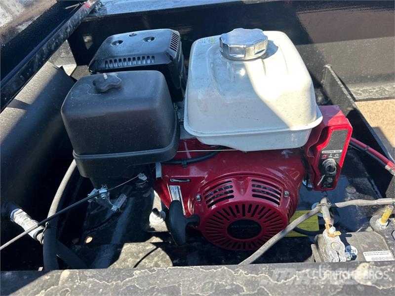 Witzco Challenger RG-52 平板拖车