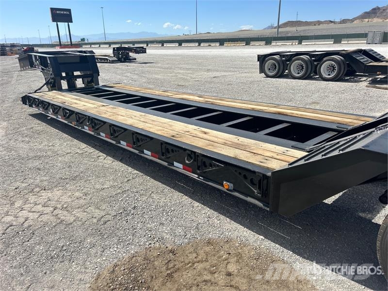 Witzco Challenger RG-52 Tri/A Removable Gooseneck Lowboy 低架裝載車