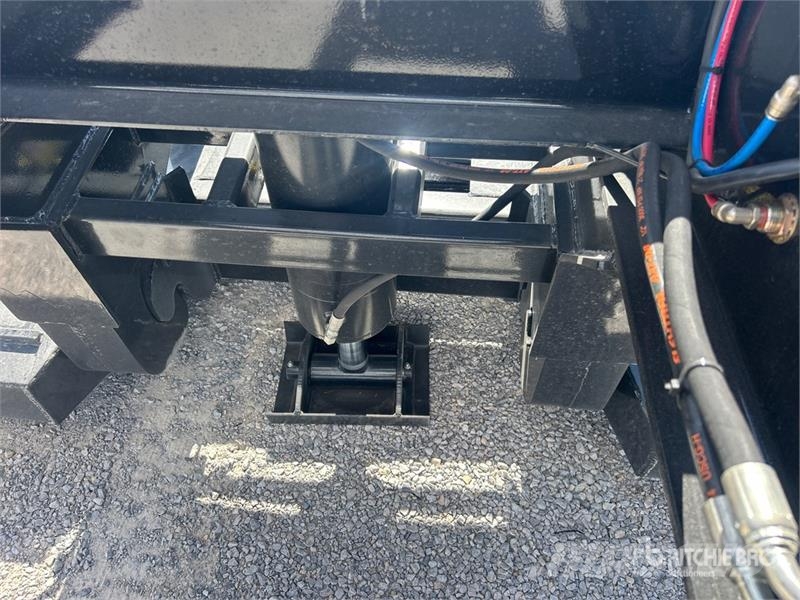 Witzco Challenger RG-52 Tri/A Removable Gooseneck Lowboy  低架裝載車