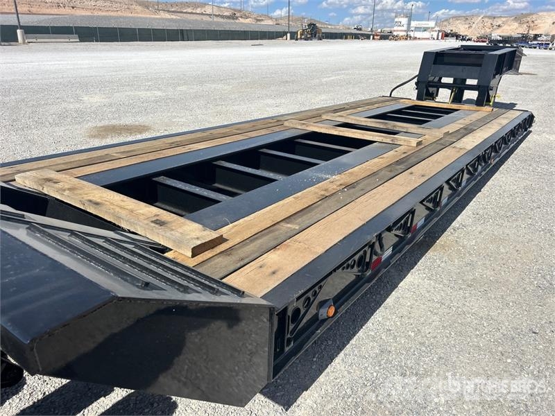 Witzco Challenger RG-52 Tri/A Removable Gooseneck Lowboy  低架裝載車