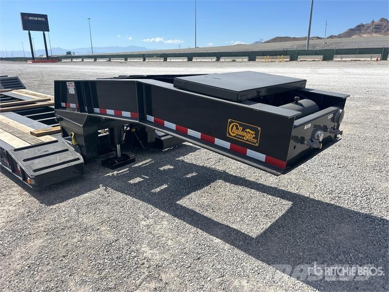 Witzco Challenger RG-52 Tri/A Removable Gooseneck Lowboy  低架裝載車