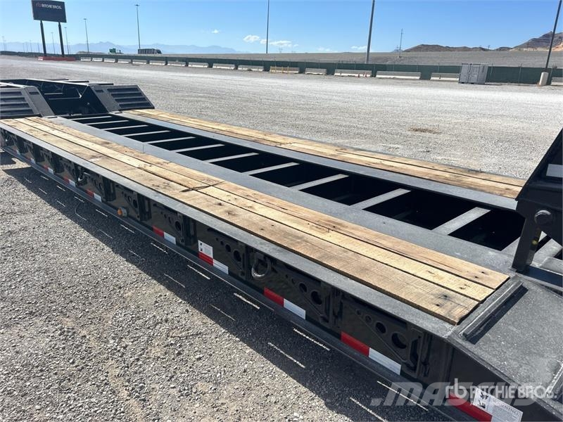 Witzco Challenger RG-52 Tri/A Removable Gooseneck Lowboy  低架裝載車