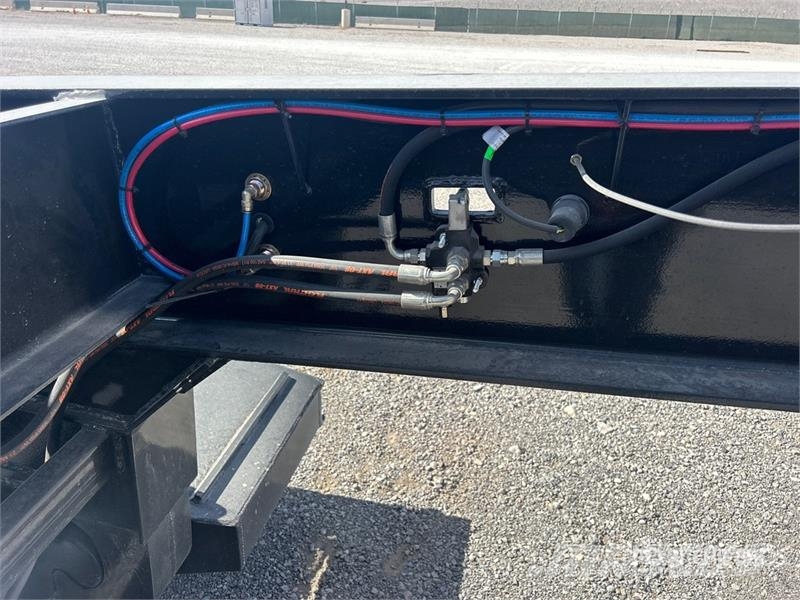Witzco Challenger RG-52 Tri/A Removable Gooseneck Lowboy  低架裝載車