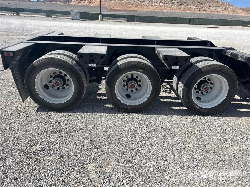 Witzco Challenger RG-52 Tri/A Removable Gooseneck Lowboy  低架裝載車